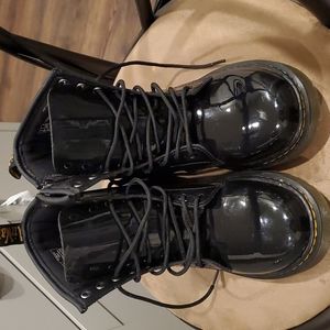 Womens Dr martens boots sz 5
